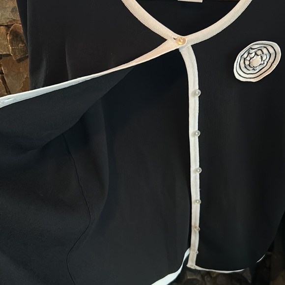 Black & White Size M Cardigan; Perfect for Dressy or Casual; Excellent Condition - Picture 7 of 7